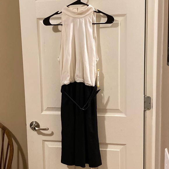 Alice + Olivia White Black Sleeveless Halter Dress - Picture 8 of 8